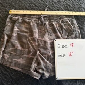 Athleta Women's Camouflage Athletic Shorts - Khaki and Olive Green